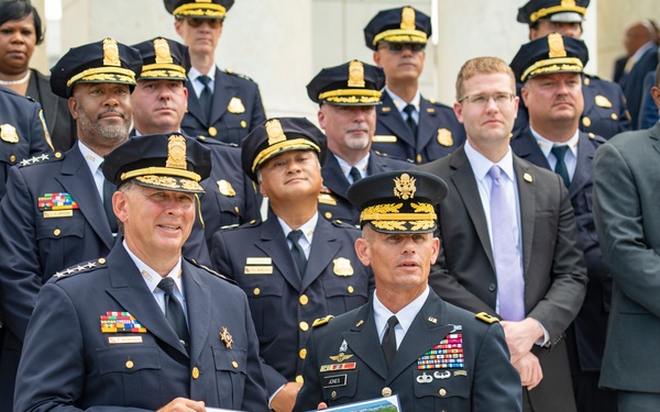 Metropolitan Police Department Chief of Police Peter Newsham Participates in an Army Full Honors Wreath-Laying at the Tomb of the Unknown Soldier