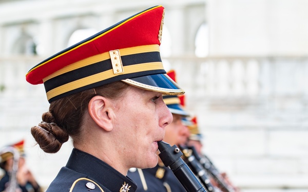 Metropolitan Police Department Chief of Police Peter Newsham Participates in an Army Full Honors Wreath-Laying at the Tomb of the Unknown Soldier