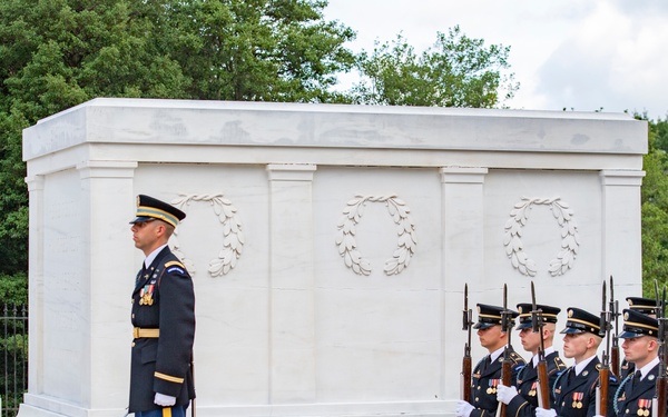 Metropolitan Police Department Chief of Police Peter Newsham Participates in an Army Full Honors Wreath-Laying at the Tomb of the Unknown Soldier