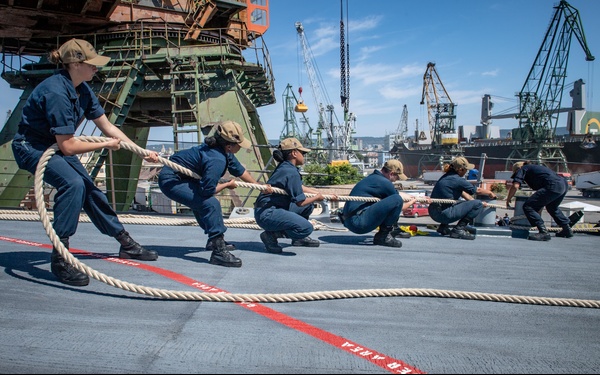 USS Porter (DDG 78) in Varna, Bulgaria