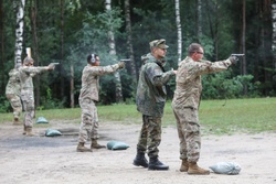 German Armed Forces Proficiency Badge pistol shoot [Image 4 of 8]
