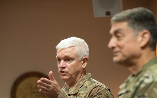 Air Guard Director presents DSM to Kentucky general