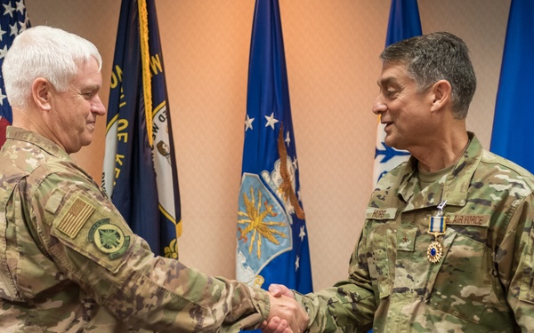 Air Guard Director presents DSM to Kentucky general