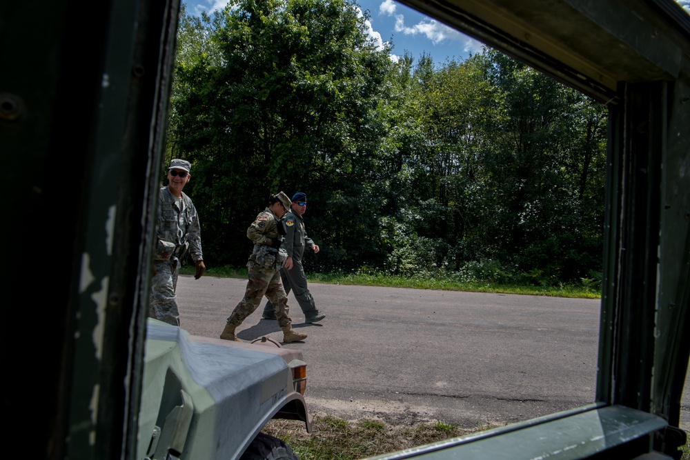 Patriot Warrior Exercise Commander Visits Participants