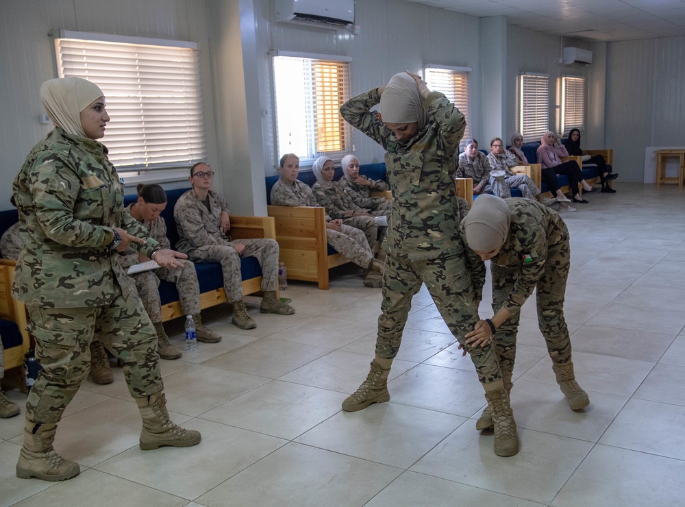 11TH MEU FET Conducts Training Engagement With Jordan Armed Forces Quick Reaction Force Female Engagement Team