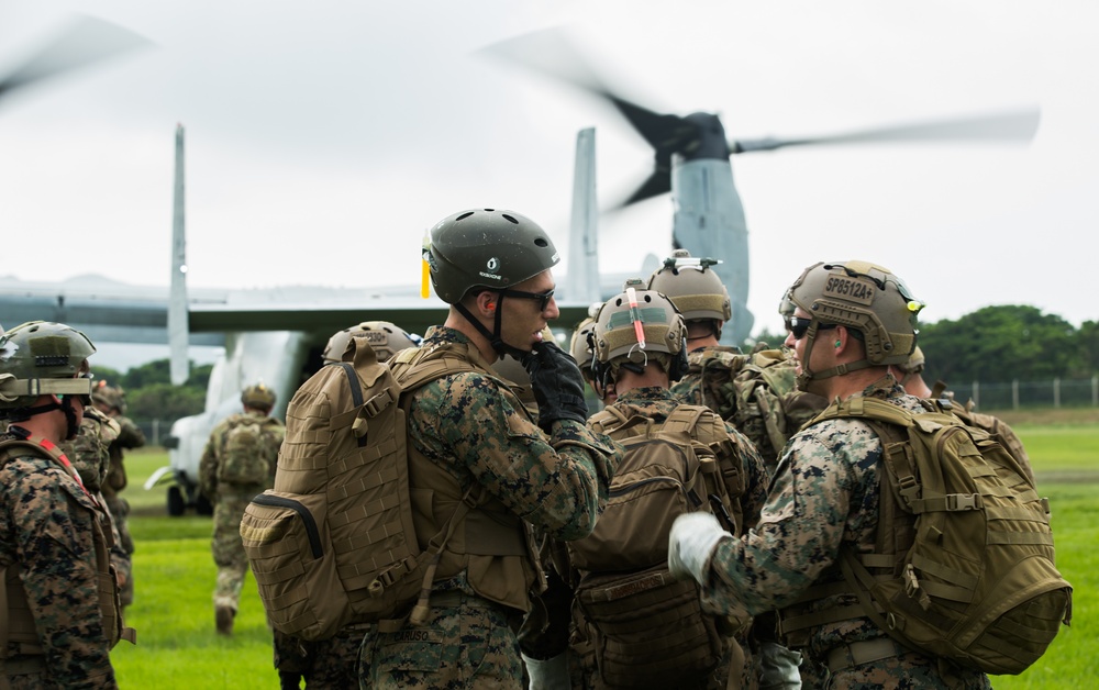 U.S. Marines, Soldiers conduct HRST training in Okinawa