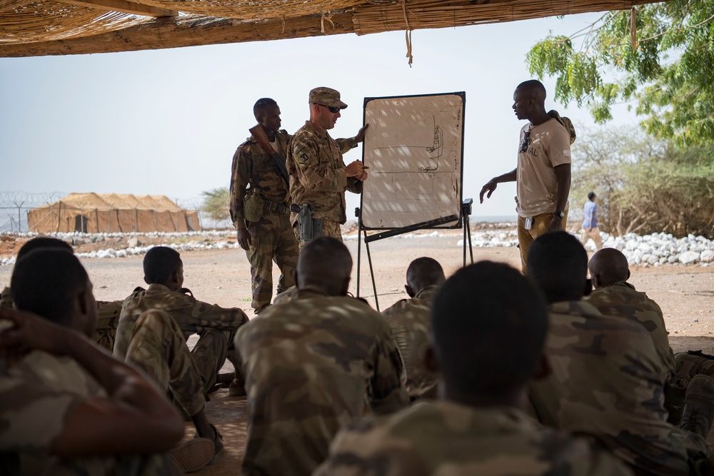 Weapons training with Djiboutian soldiers