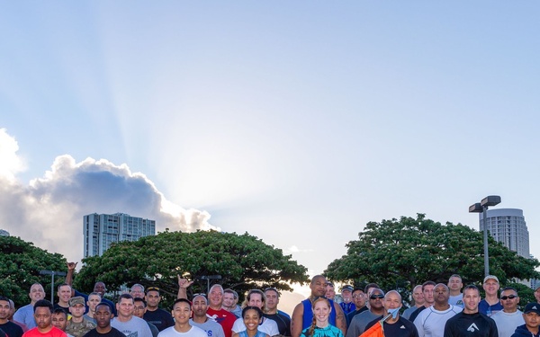 Pacific Signal Soldier Prevents Suicide of Local Man