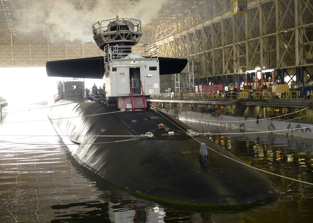 USS Tennessee (SSBN 734) (Blue) Arrives in TRF Dry Dock