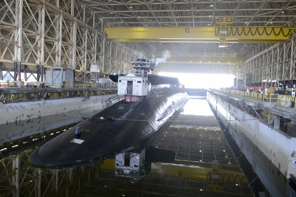 USS Tennessee (SSBN 734) (Blue) Arrives in TRF Dry Dock