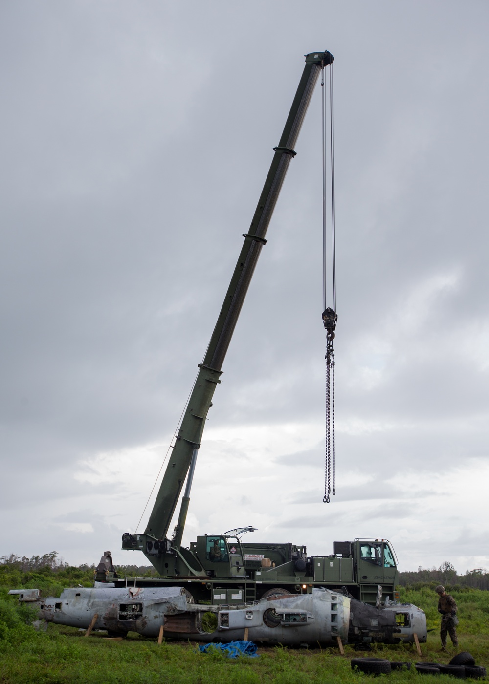 ARFF Marines train in aircraft recovery