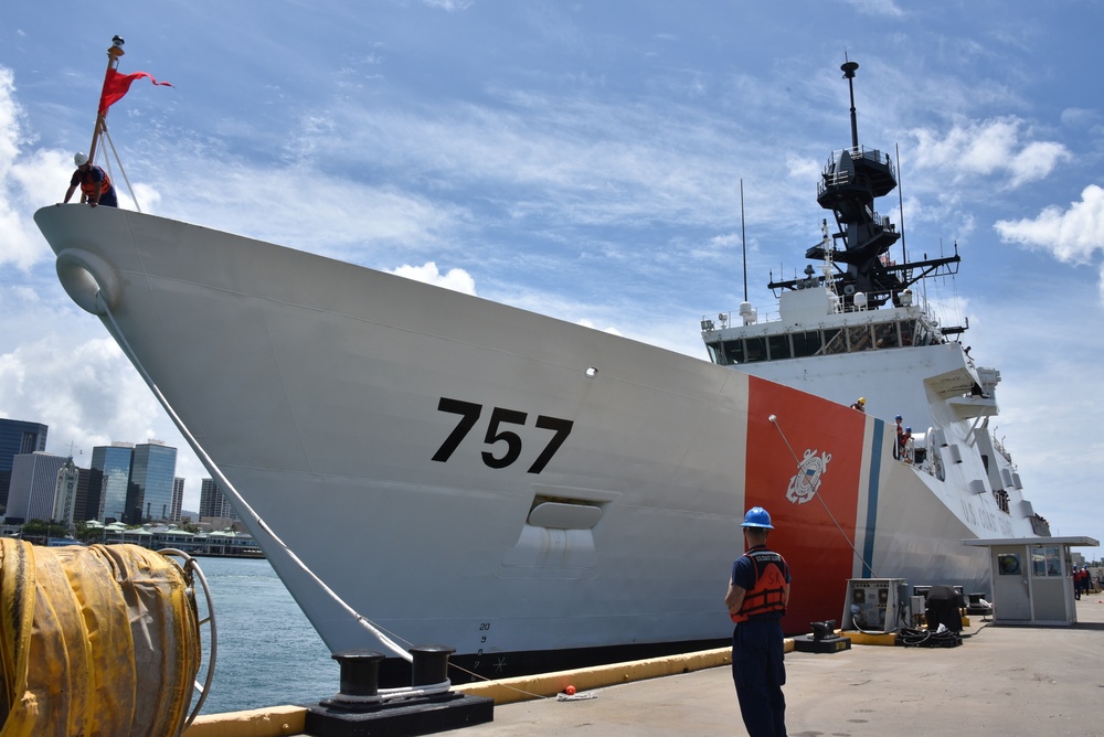 USCGC Midgett (WMSL 757) arrives in Honolulu