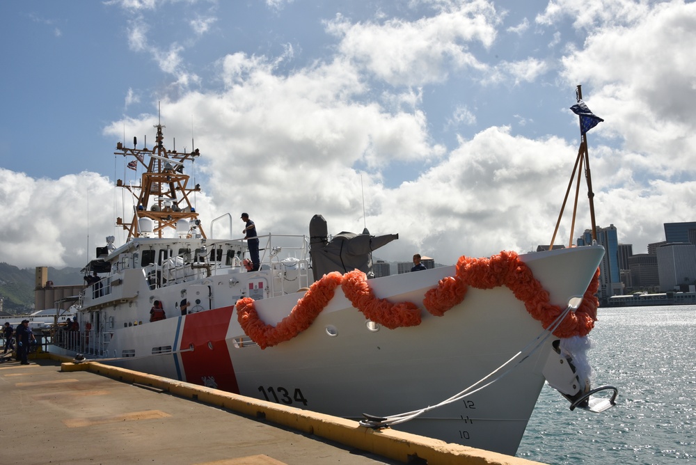 USCGC William Hart (WPC 1134) arrives to new homeport in Honolulu