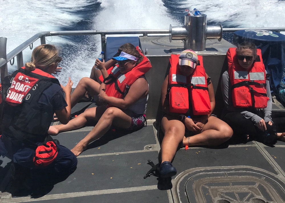 Coast Guard, Honolulu County first responders rescue 6 aboard foundering canoe off Oahu