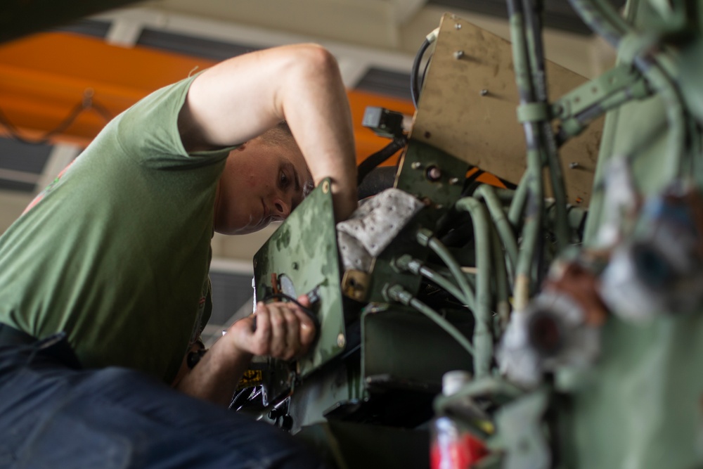 I can fix that | Marines with MTM Co. conduct corrective maintenance on a retrieval system