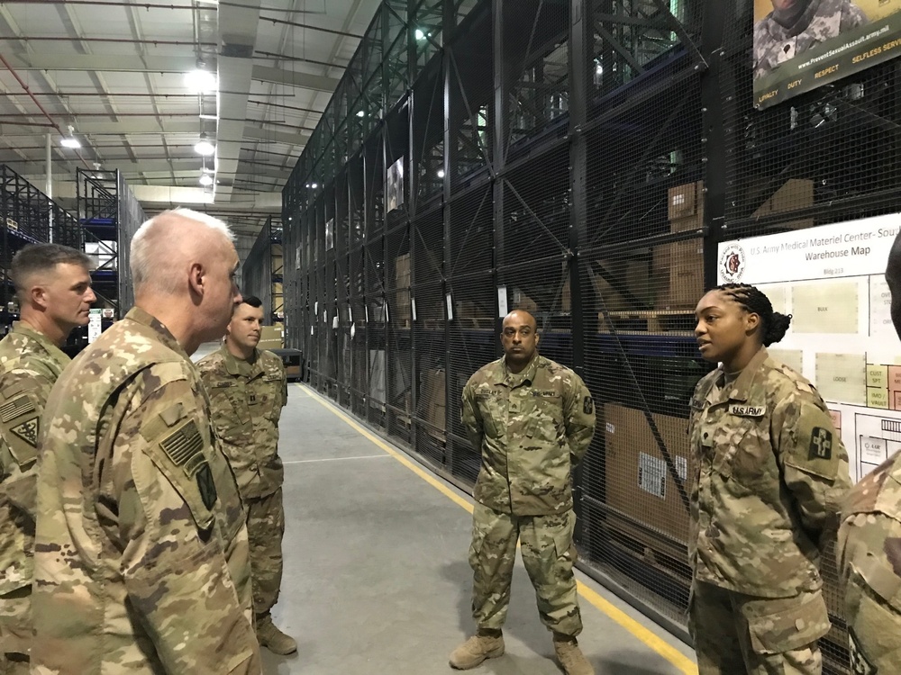 MG Sullivan Visits USAMMC-SWA