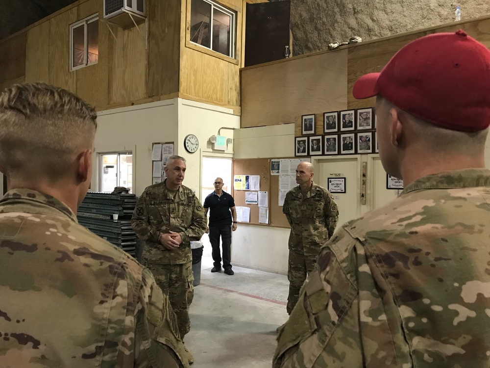 MG Sullivan Visits Troops in Qatar