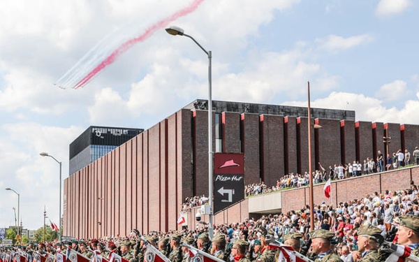 Multinational Soldiers support Polish Armed Forces Day