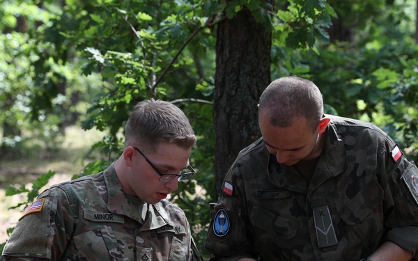 U.S. Soldiers train Poland's future defenders