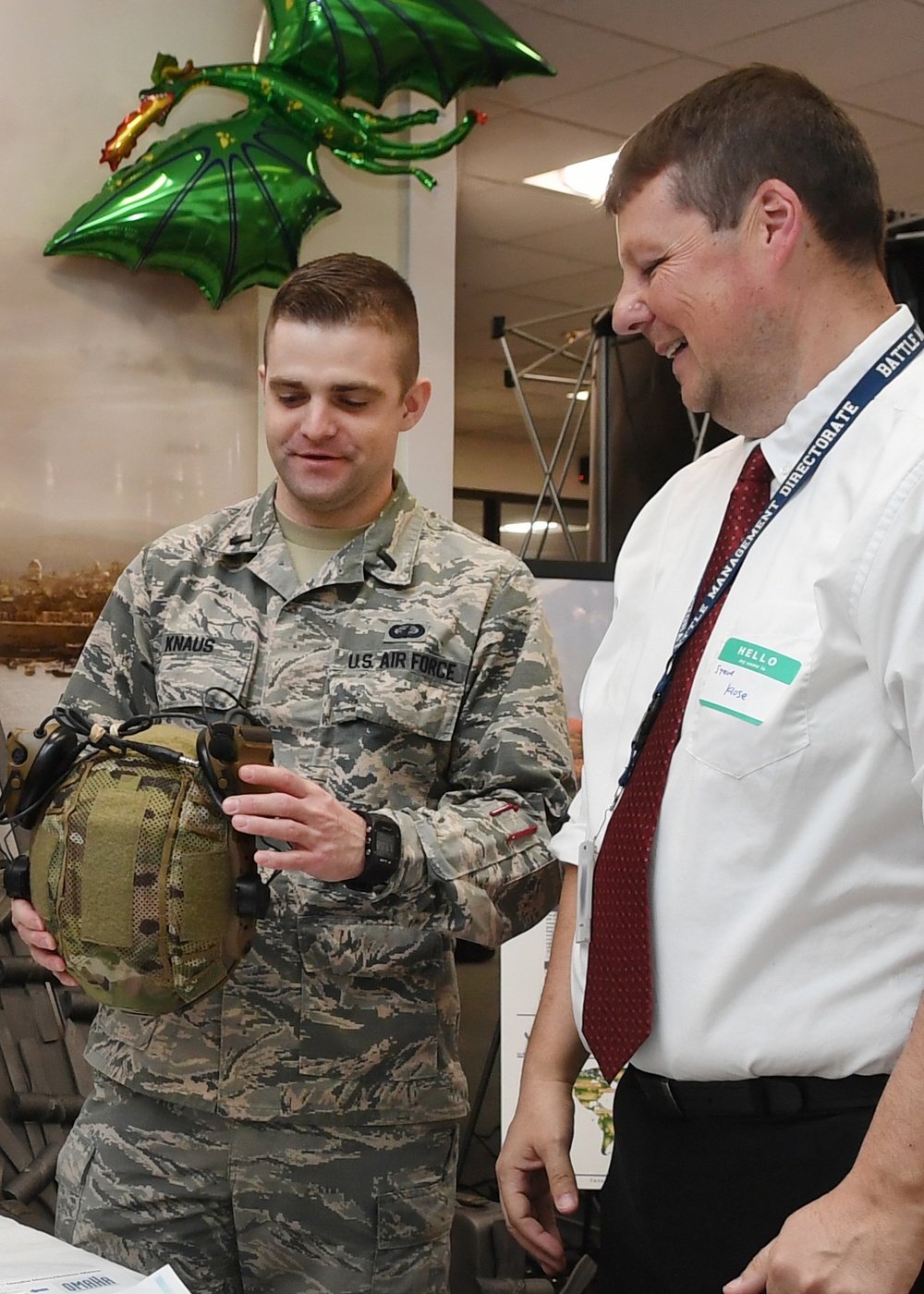 Digital financial personnel learn from each other