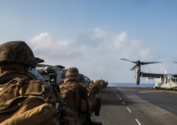 31st MEU completes MAGTF-level sequential islands-seizure rehearsal from amphibious shipping