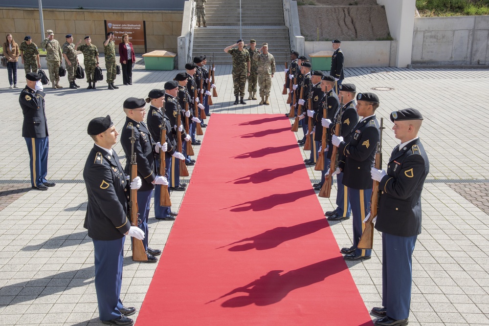 Chief of Hellenic Army LTG Georgios Kampas visits U.S. Army Europe headquarters.