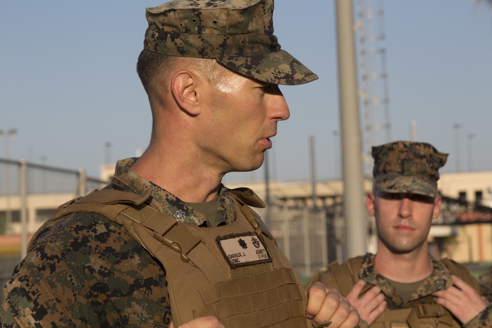 Logistics Combat Element conducts 7 mile hike