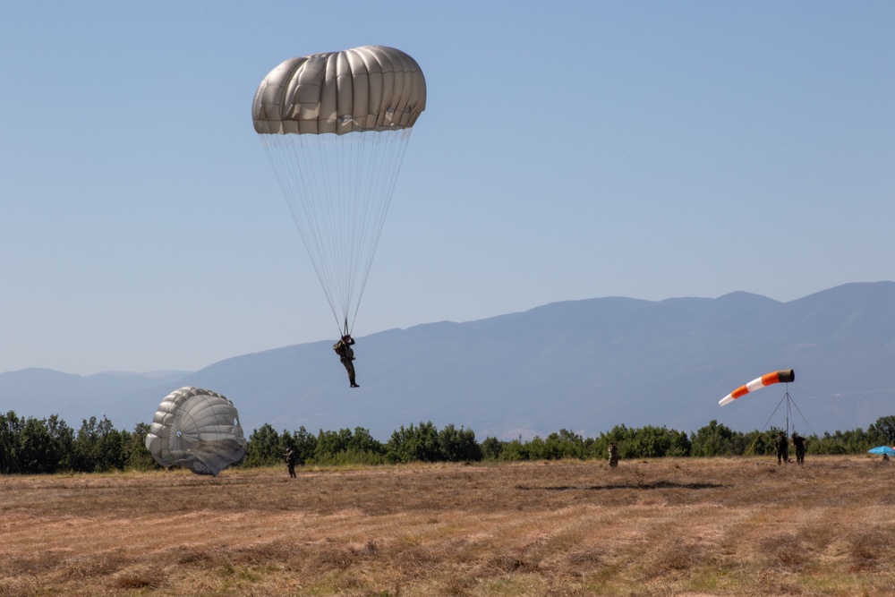 U.S. and Bulgarian Soldiers conduct static line paradrop training