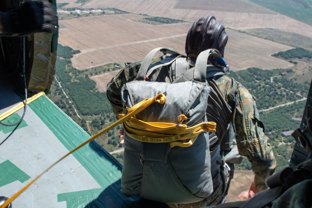 U.S. and Bulgarian Soldiers conduct static line paradrop training