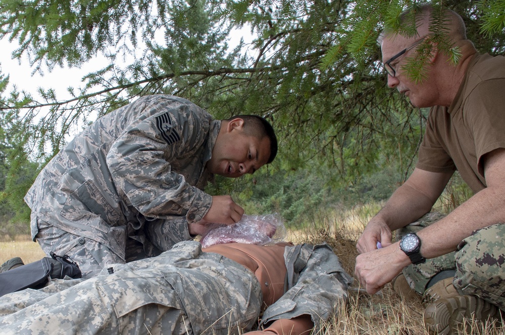 Operational Hospital Support Unit Bremerton Trains With Air Force