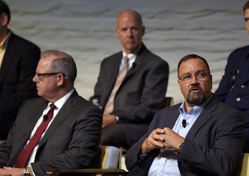 Intelligence community chief information officers discuss diverse topics at DoDIIS Worldwide Conference