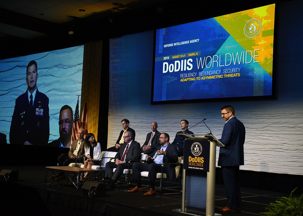 Intelligence community chief information officers discuss diverse topics at DoDIIS Worldwide Conference