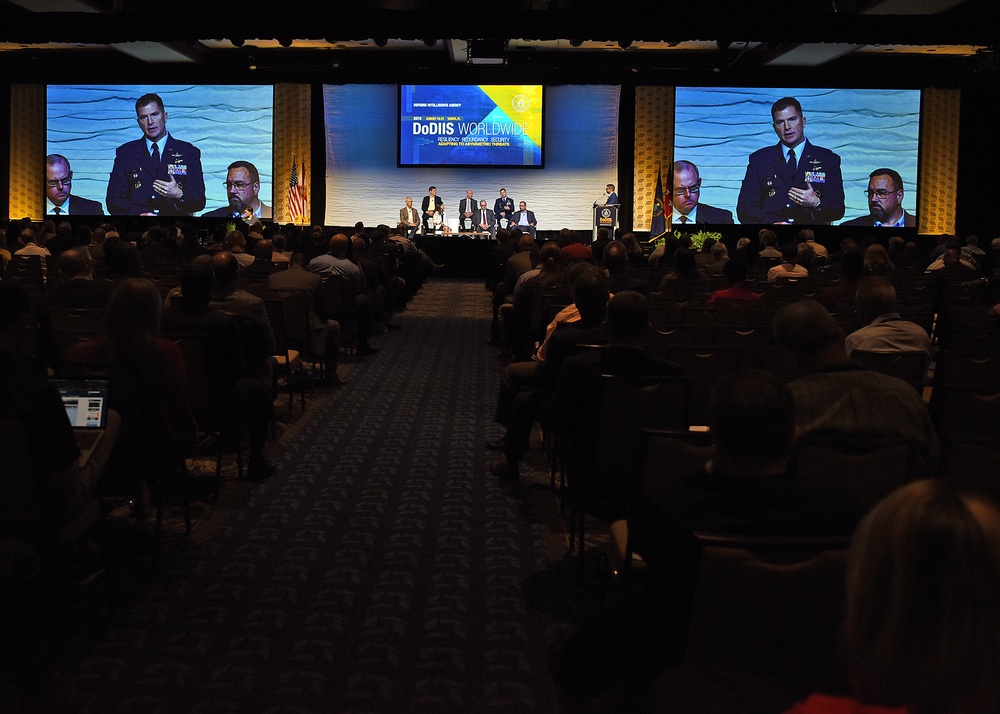 Intelligence community chief information officers discuss diverse topics at DoDIIS Worldwide Conference