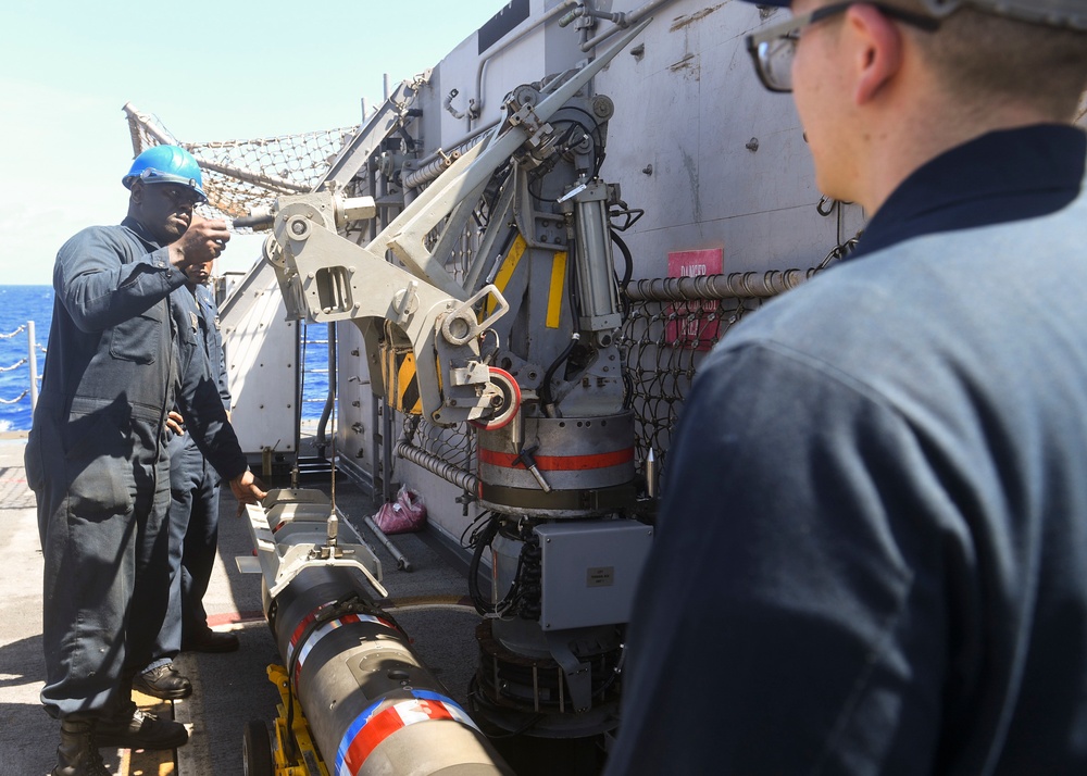 USS Antietam (CG 54) Torpedo exercise