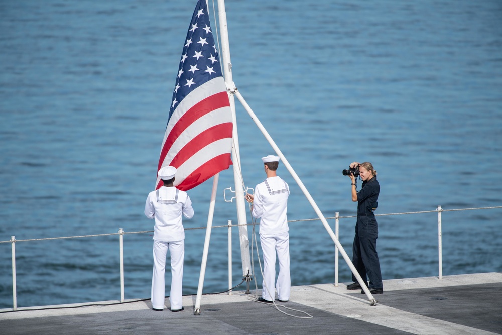 U.S. Sailor photographs Sailors