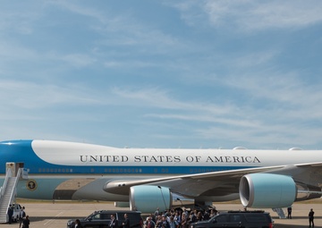 President Trump arrives at Kentucky Air Guard