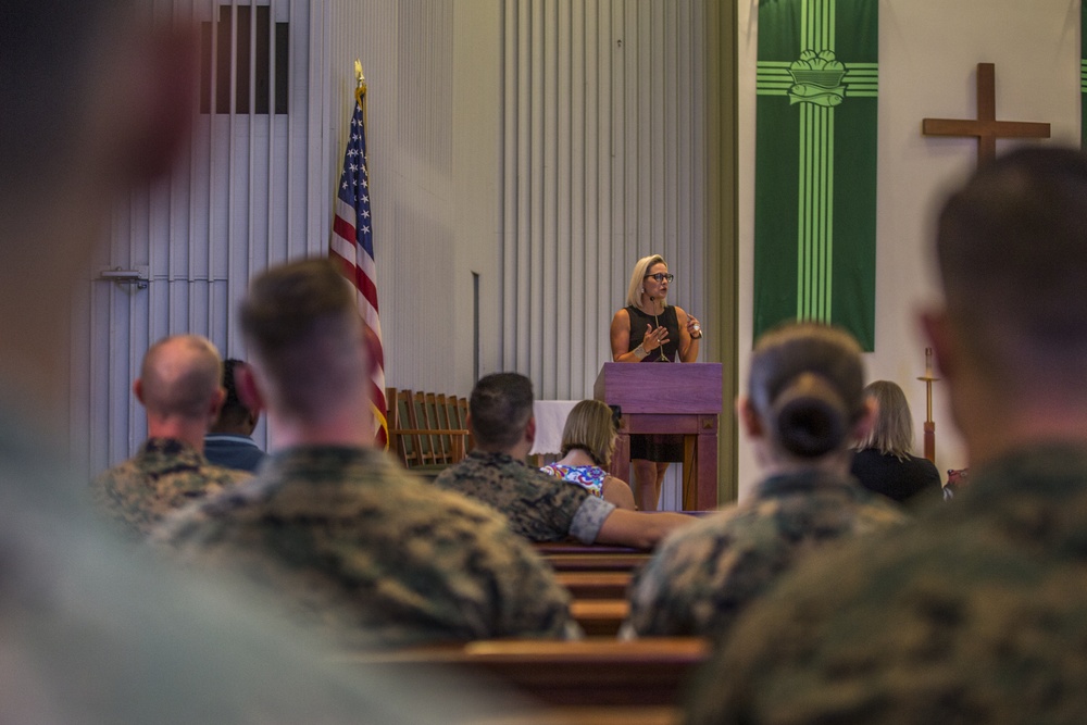 Sen. Kyrsten Sinema visits MCAS Yuma
