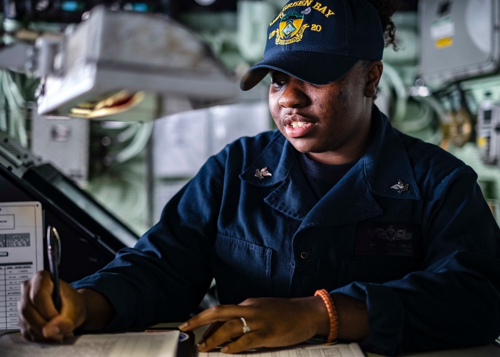 Sailors stand bridge watch aboard USS Green Bay