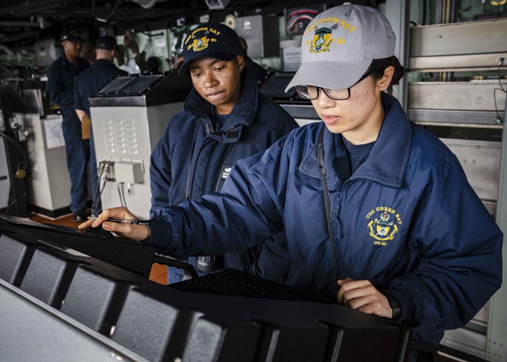 Bridge Team aboard USS Green Bay