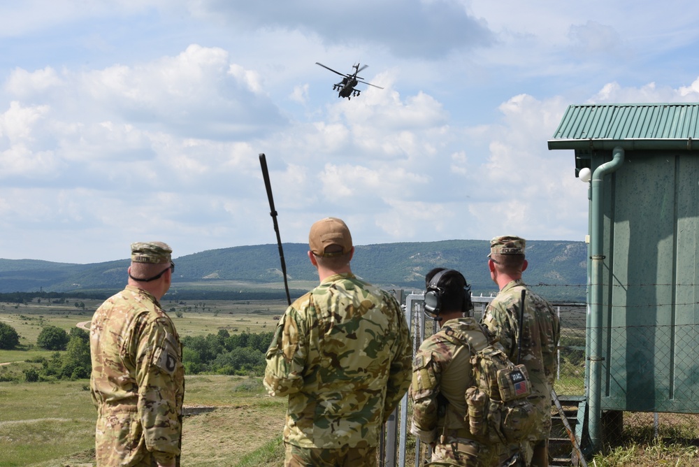 Task Force Viper Conducts CALFEX with 2d CR
