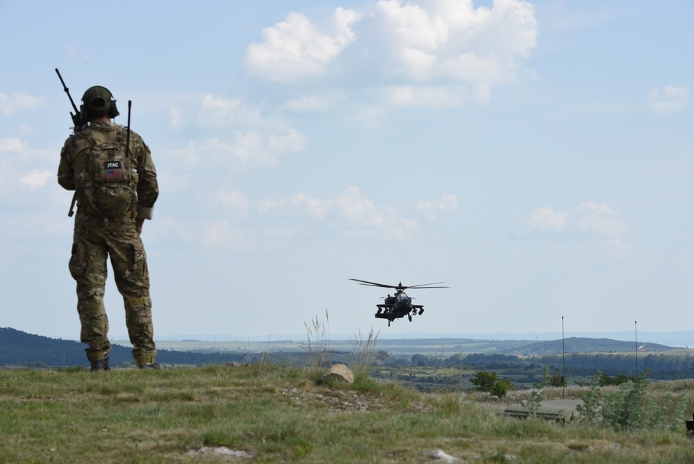 Task Force Viper Conducts CALFEX with 2d CR