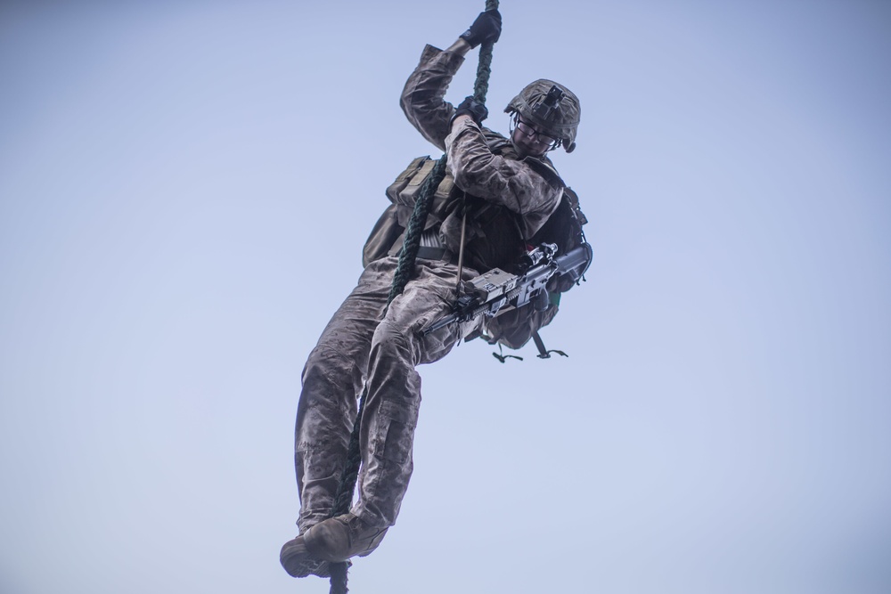 11th MEU static fast-rope aboard USS Boxer