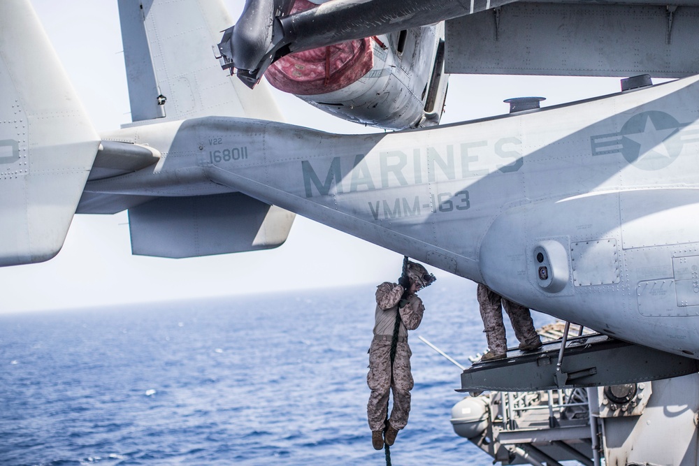 11th MEU static fast-rope aboard USS Boxer