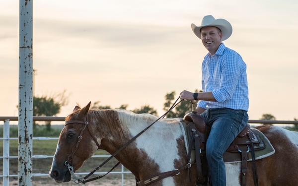 97 AMW Leaders Learn to Sort Cattle