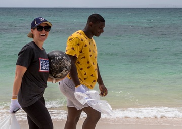 Marines, sailors and children volunteer at Igei Beach cleanup