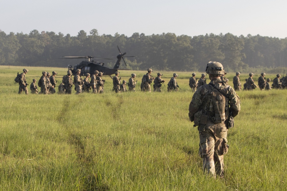53rd IBCT Soldiers conduct air assault operations during XCTC 19-05