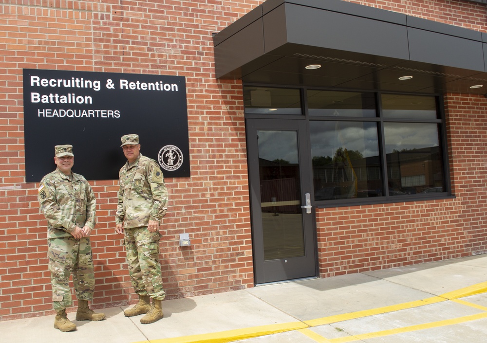 Recruiting and Retention Battalion opens new facility