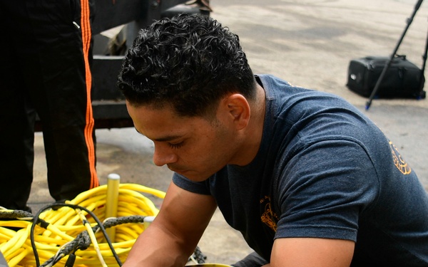 Navy Divers, partners conduct familiarization dive during UNITAS LX