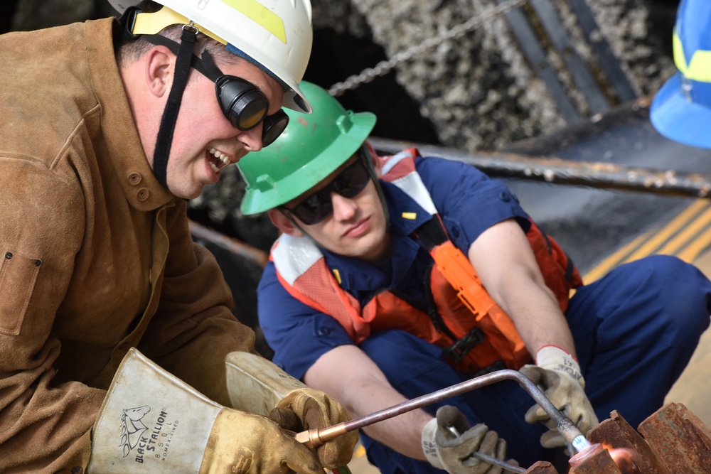 U.S. Coast Guard, U.S. Army, Canadian coast guard crews compete in 2019 Buoy Tender Roundup Olympics