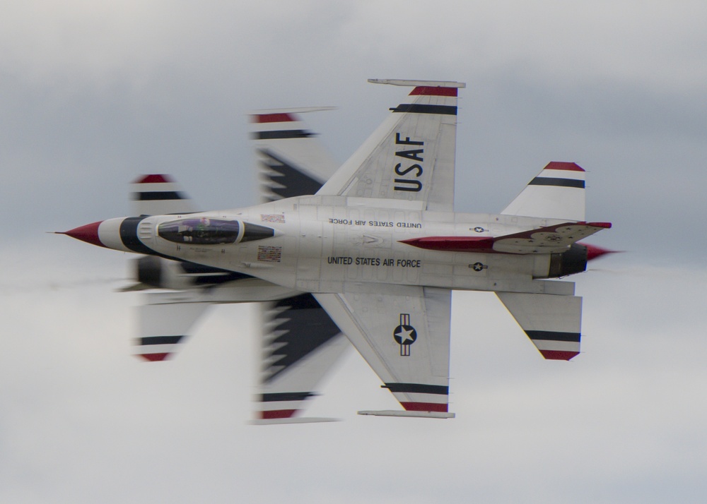 Thunderbirds Inspire at Rochester International AIr Show